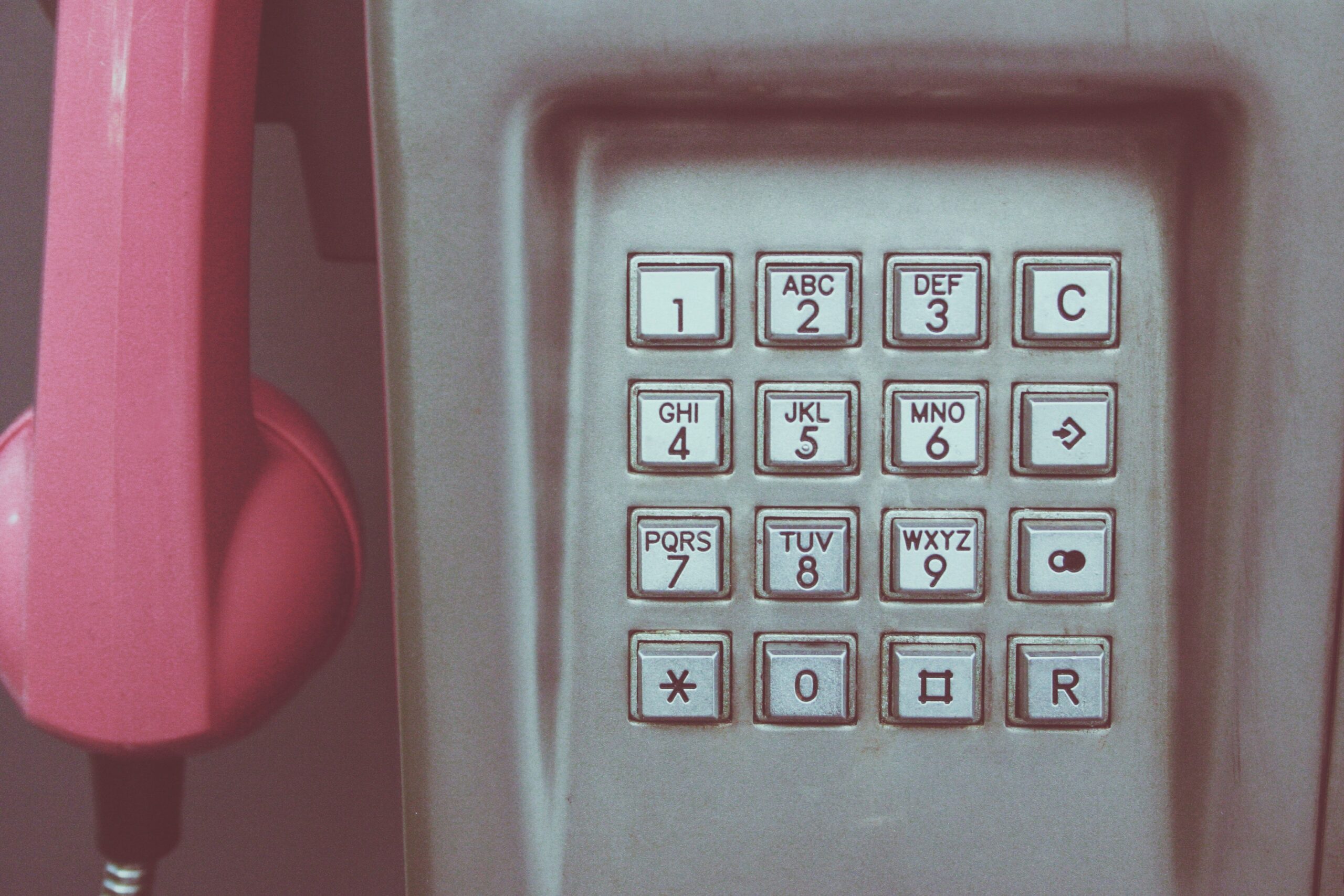 Photo by Markus Spiske: https://www.pexels.com/photo/vintage-technology-calling-numbers-105003/